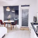 Appartement New Cherry Near Helsinki Airport In Kivistoe Vantaa