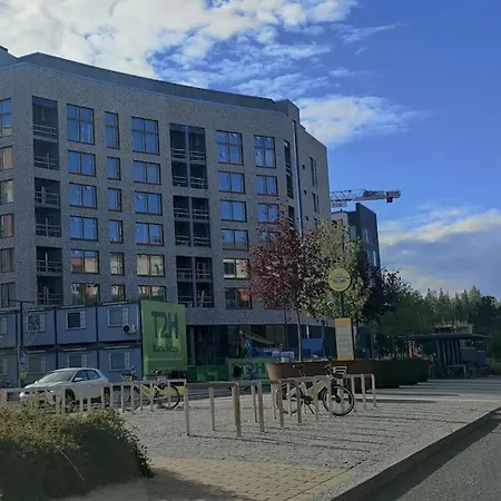Apartment New Cherry Near Helsinki Airport In Kivistoe Vantaa