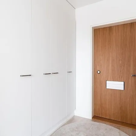 Apartment New Cherry Near Helsinki Airport In Kivistoe *